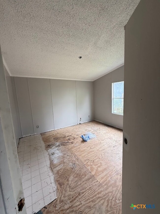 Building Photo - 230 Saddle Dr