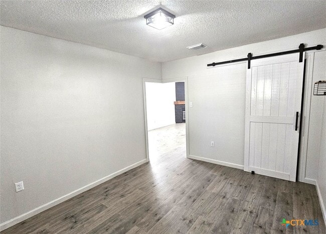 Building Photo - 1648 Dogwood Ln