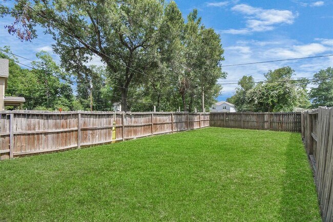 Building Photo - 8106 Rhobell St