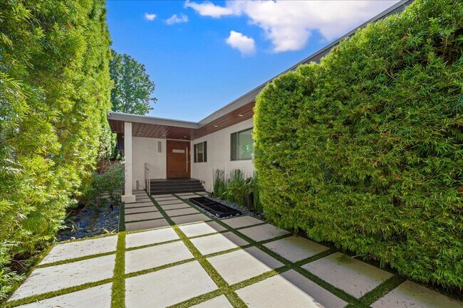 Building Photo - 1455 S Castello-