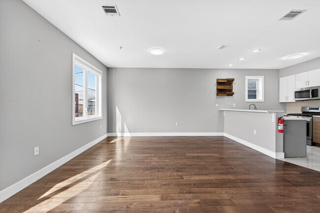 Building Photo - 1432 46th St