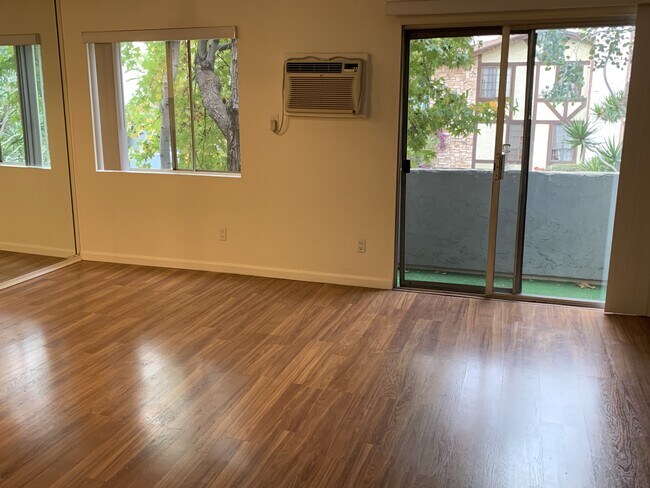 Building Photo - 1351 N Orange Dr