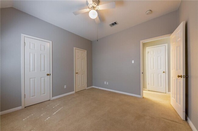 Building Photo - 15831 W Dorman Dr