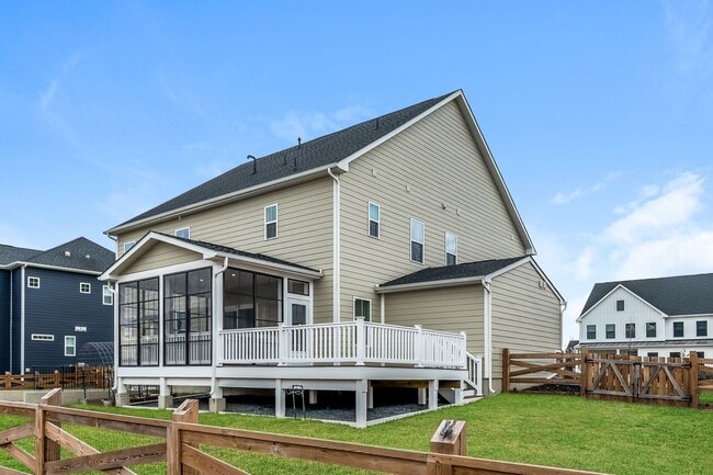 Building Photo - 2023 Hartland Stunner—6BR with 3-Car Garage