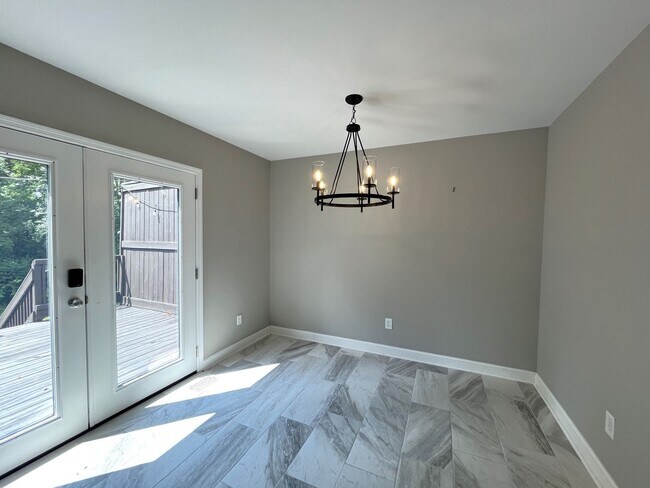 Building Photo - 229A Orlando Ave