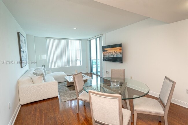 Building Photo - 2641 N Flamingo Rd