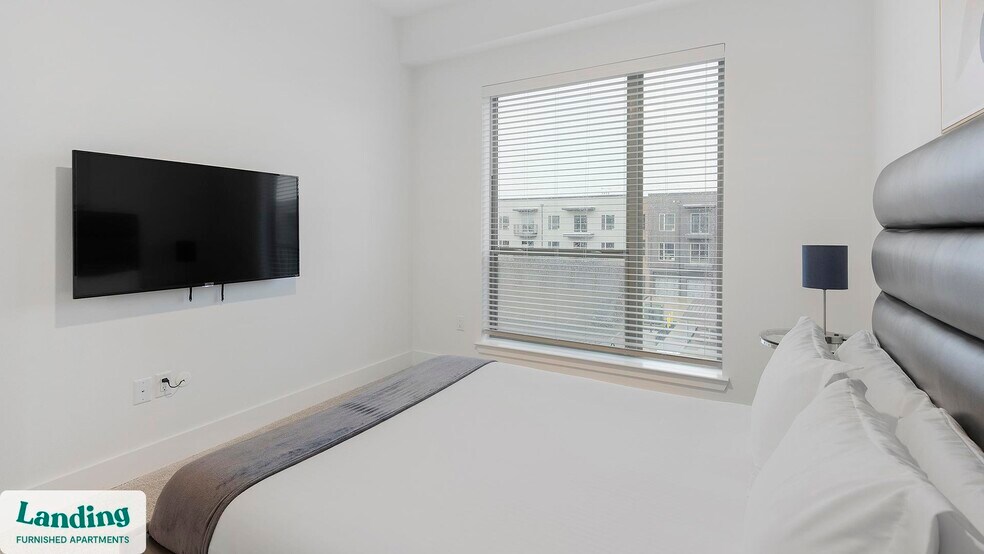 Building Photo - 650 E Sycamore St