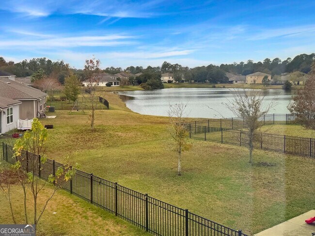 Building Photo - Spacious 5 Bedroom, 3 Bathroom Home with Flex Room, Loft & Pond View