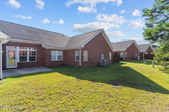 Building Photo - 903 Shelton Ct