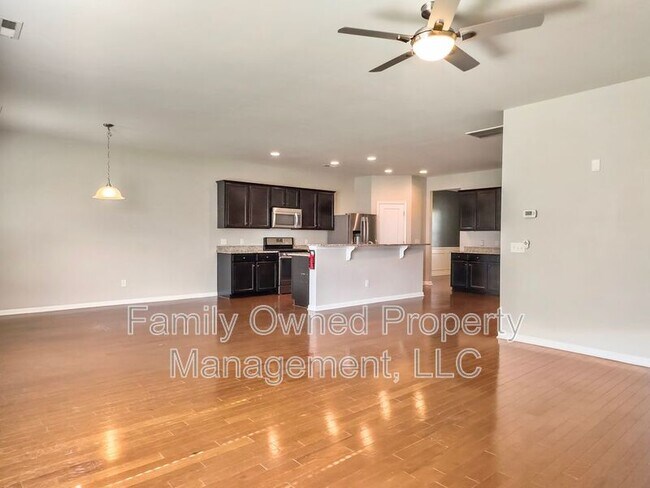 Building Photo - 1834 Chickasaw Dr