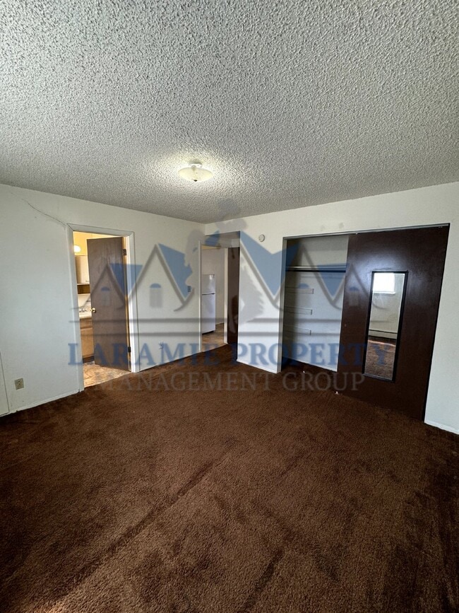 Building Photo - 1 Bed 1 Bath Apartment
