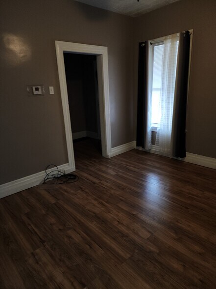 Livingroom - 1324 S Pittsburgh St