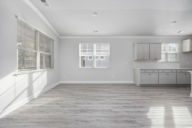 Building Photo - 7151 Shooting Star Way