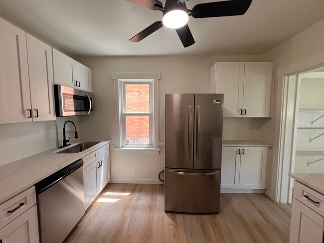 Building Photo - Pittsburgh - 4 Bedroom 2 Bathroom - Recent...
