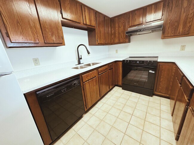 Building Photo - 142 Lake Hamilton Dr