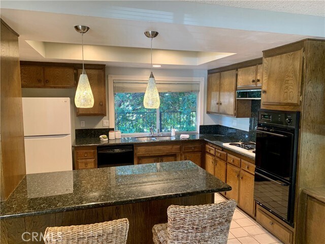 Building Photo - 23211 Meadowbrook Cir