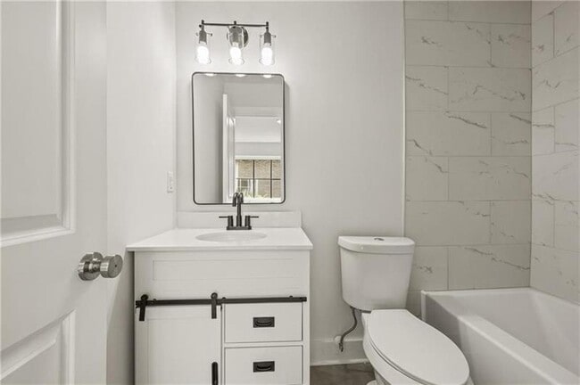 Building Photo - 3165 Dogwood Dr