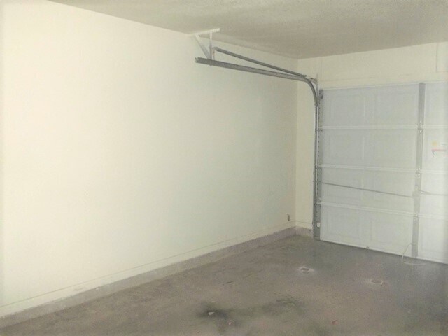 Building Photo - 610 Bermuda