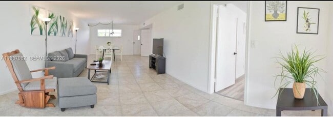 Building Photo - 8901 S Hollybrook Blvd