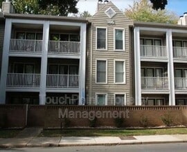 Building Photo - 306 S Cedar St