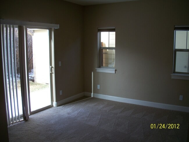 Building Photo - 611 N 15th Ave