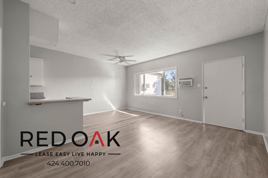 Building Photo - 2036 E Whiting Ave