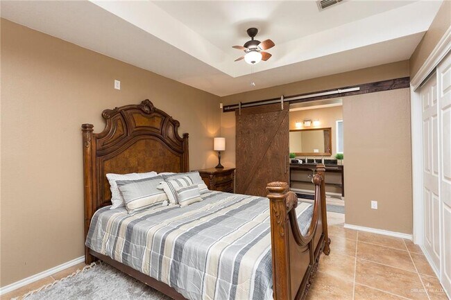 Building Photo - 21 Verdin Ave