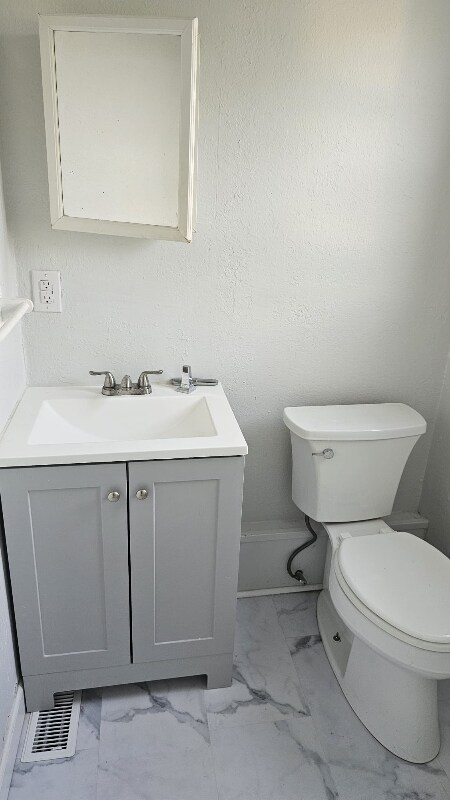 Building Photo - 735 Woodland Ave