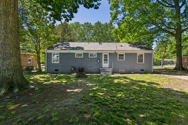 Building Photo - 314 Martha Lee Dr