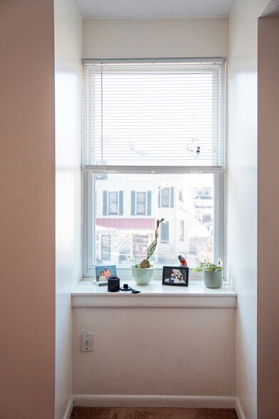 Building Photo - 625 S Negley Ave