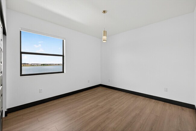 Building Photo - 15800 NW 88th Ave