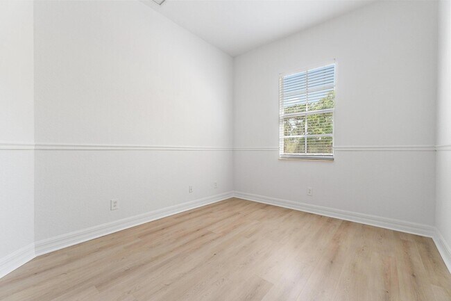 Building Photo - 150 Lismore Ln