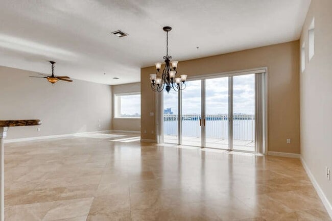 Building Photo - Vizcaya Heights Condos