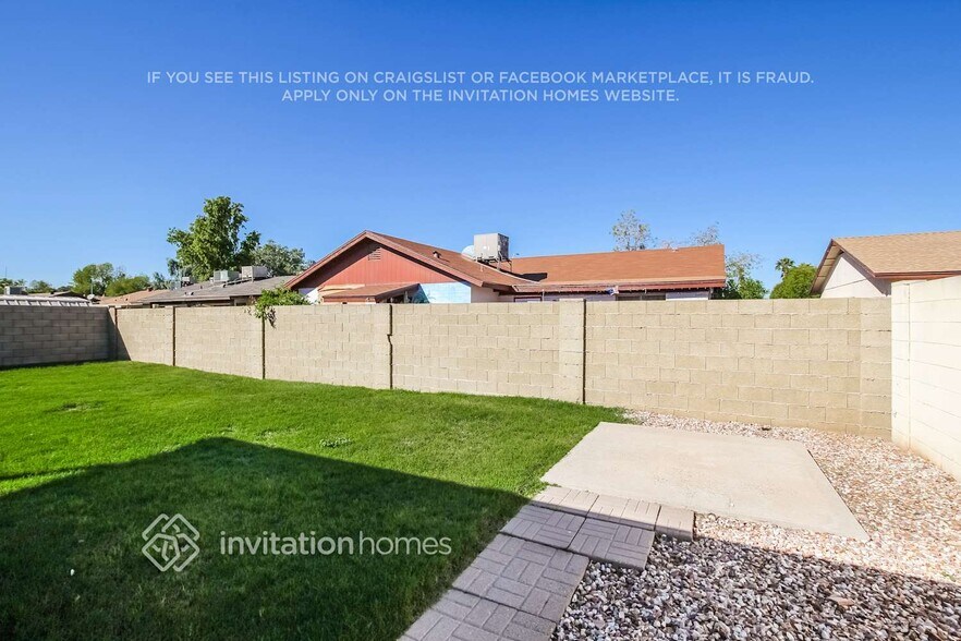 Building Photo - 5634 W Altadena Ave