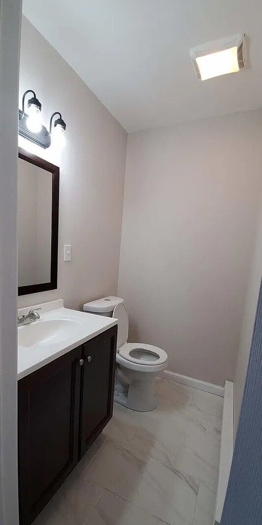 Building Photo - 350 Crewe Ct