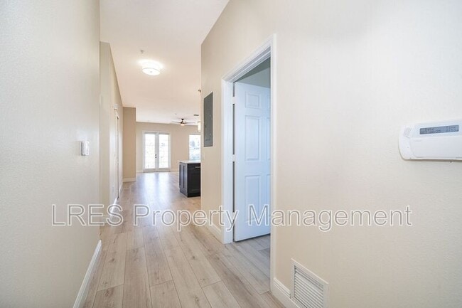 Building Photo - 1594 Common Way Rd