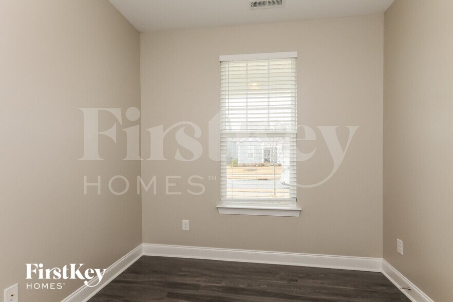 Building Photo - 1026 Mendenhall St