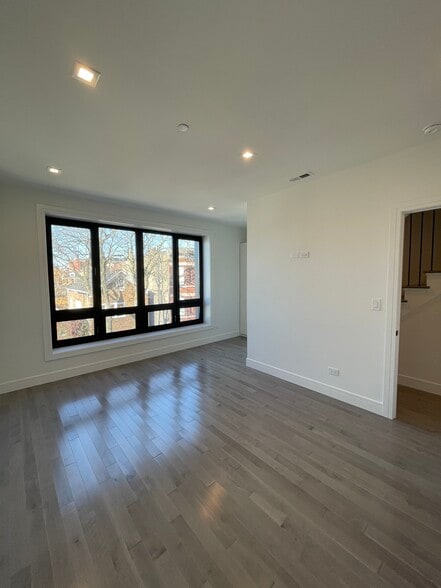 Building Photo - 719 N Elizabeth St