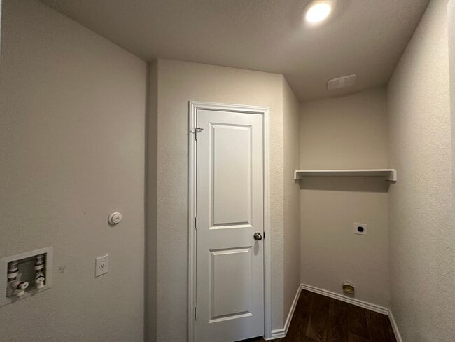 Building Photo - 8530 Brisk Water