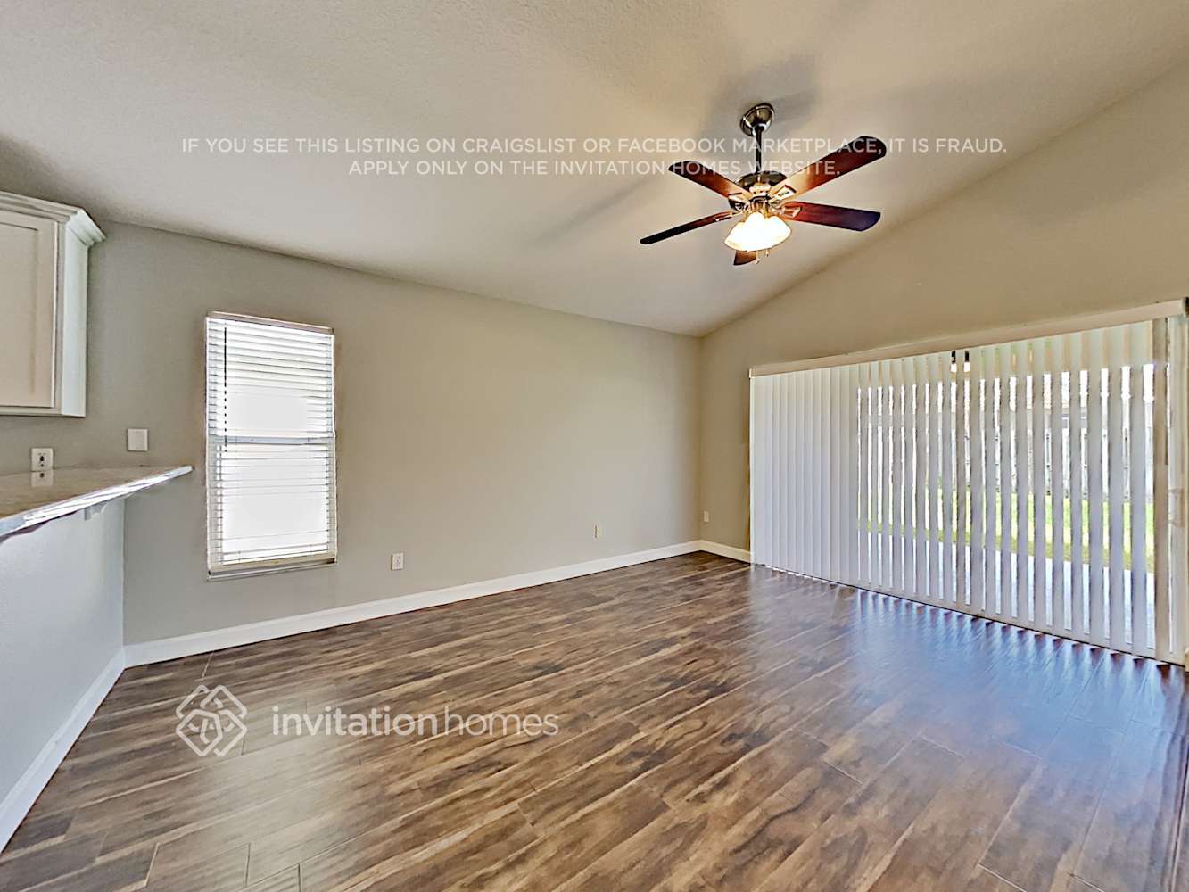 Building Photo - 1882 Sun Gazer Dr