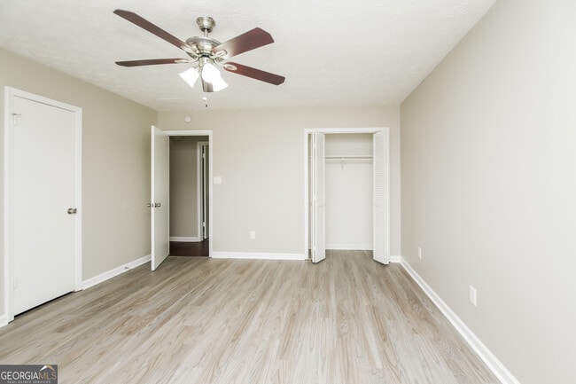 Building Photo - 120 Hearth Way