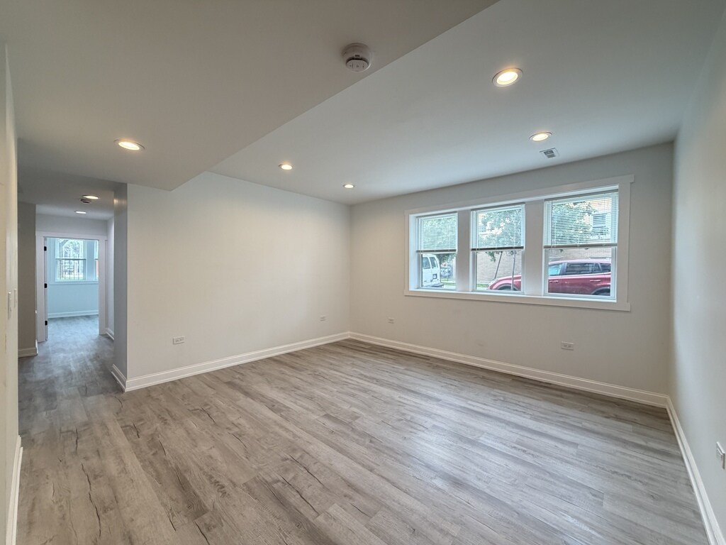 Building Photo - 3759 N Kimball Ave