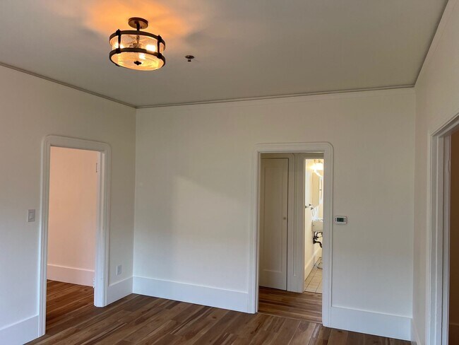 Building Photo - 708 N L St