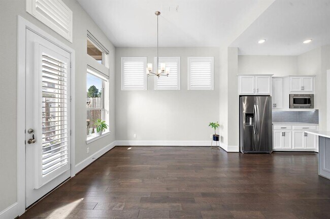 Building Photo - 1405 Arkley Way