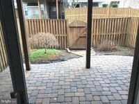 Building Photo - 42954 Beachall St