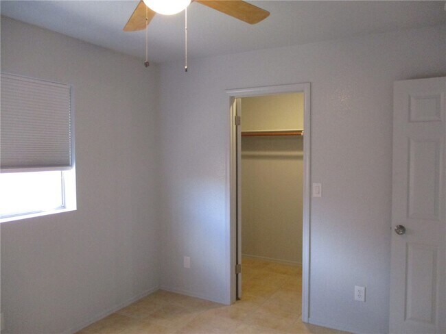 Building Photo - 5112 Amber Sands Dr