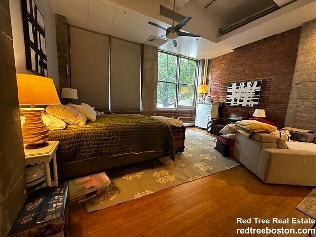 Building Photo - 150 Porter St