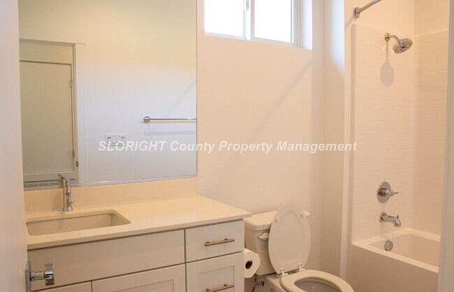Building Photo - LEASE PENDING - Modern Style Home SLO Home - 3 Bedroom / 2.5 Bathroom