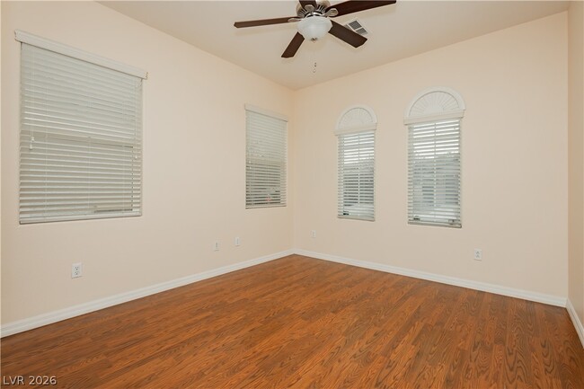 Building Photo - 11220 Robin Park Ave