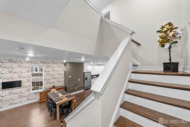 Building Photo - 1901 Swales Ct